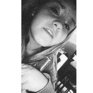 Meet your Posher, Tesa